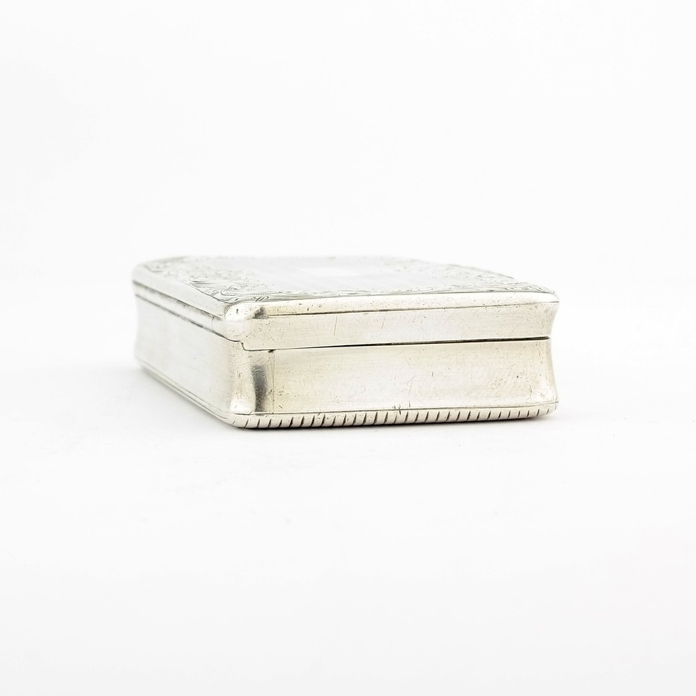 Ornate Antique French Solid Sterling Silver Snuff Box / Case.
