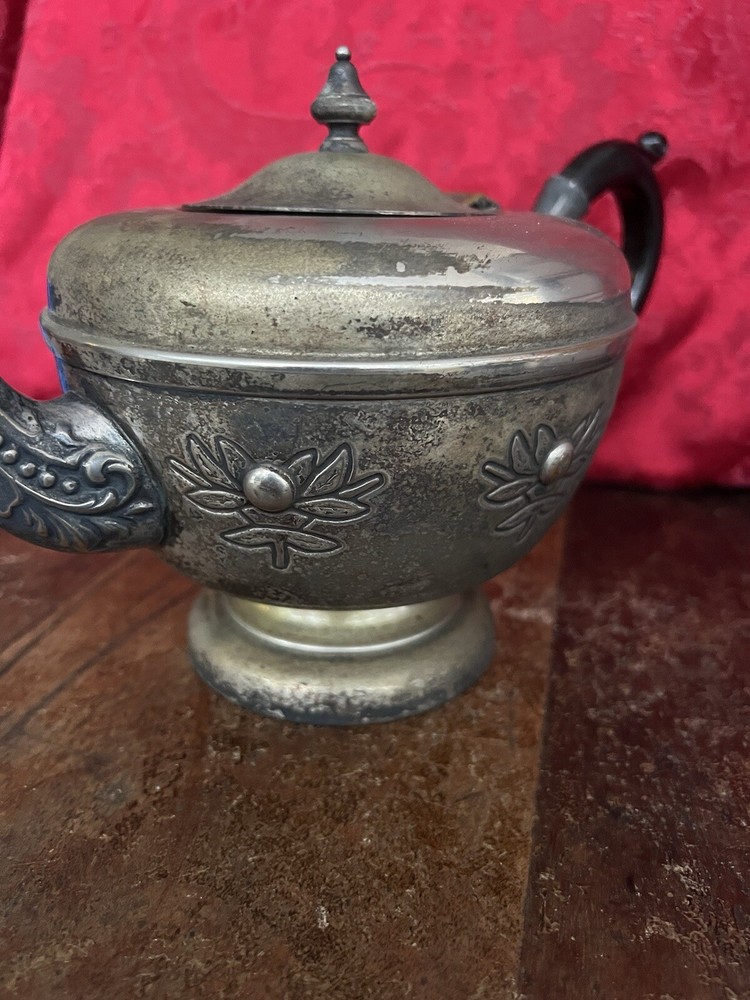 VIKING PLATE SILVER ON E P COPPER LEAD MOUNTS TEA POT Made Canada