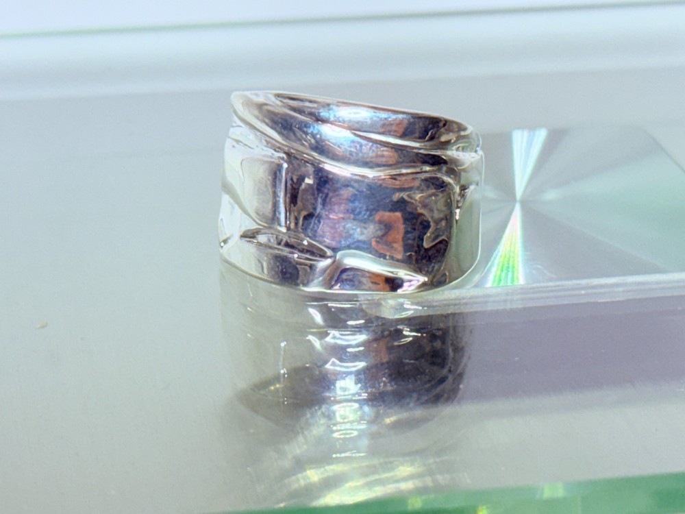 Mayamar Hammered / Wrinkle Finish Silvertone Ring ~ Size: 9 (NEW)