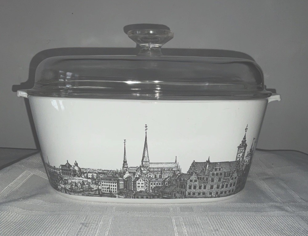 Corning Ware Renaissance 4 Quart Casserole Dish  Pyrex Cover RARE