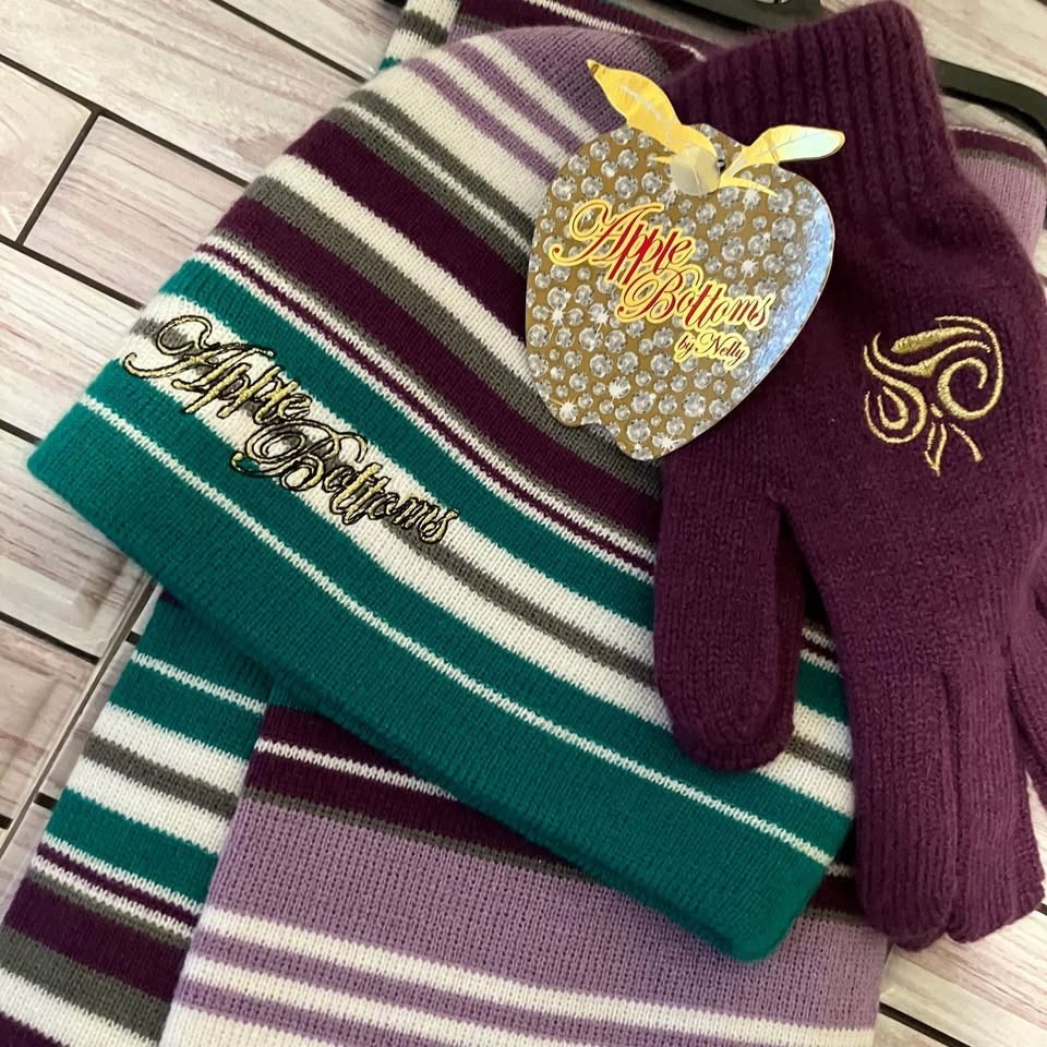 Apple Bottoms Winter Set New Tags
