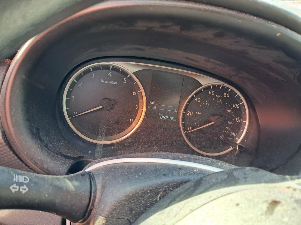 KICKS 2021 Glove Box 4786342