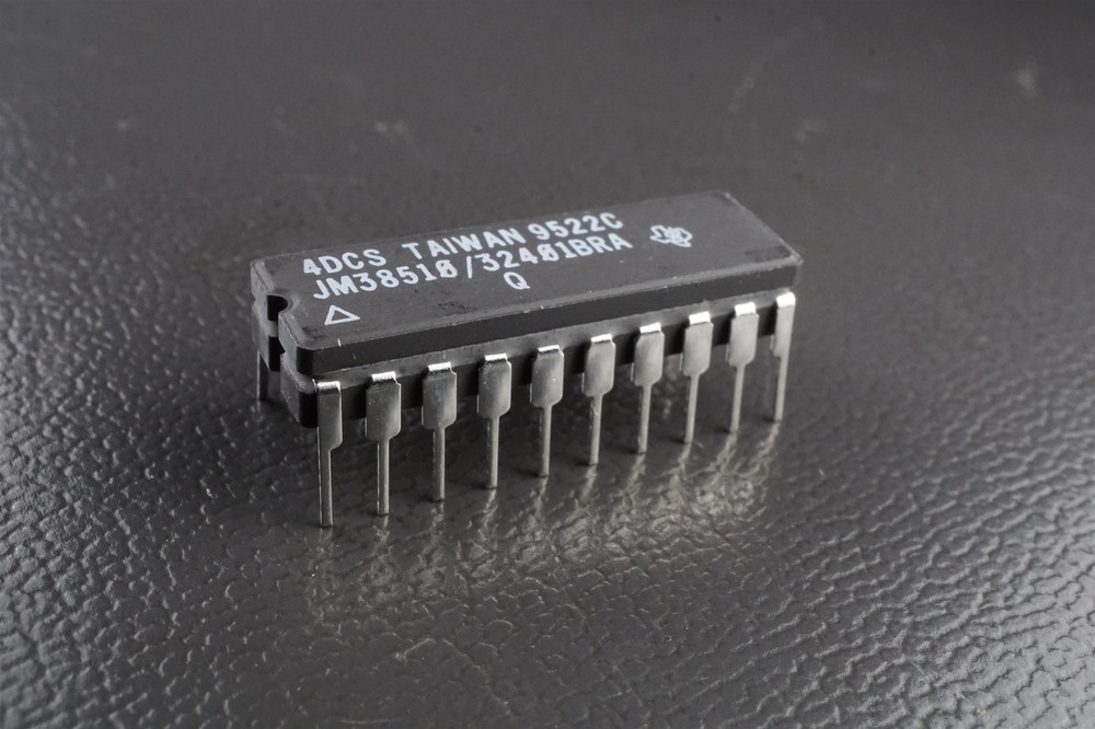 JM38510/32401BRA Texas Instruments Octal Buffer Line Driver 3 State Outputs NOS