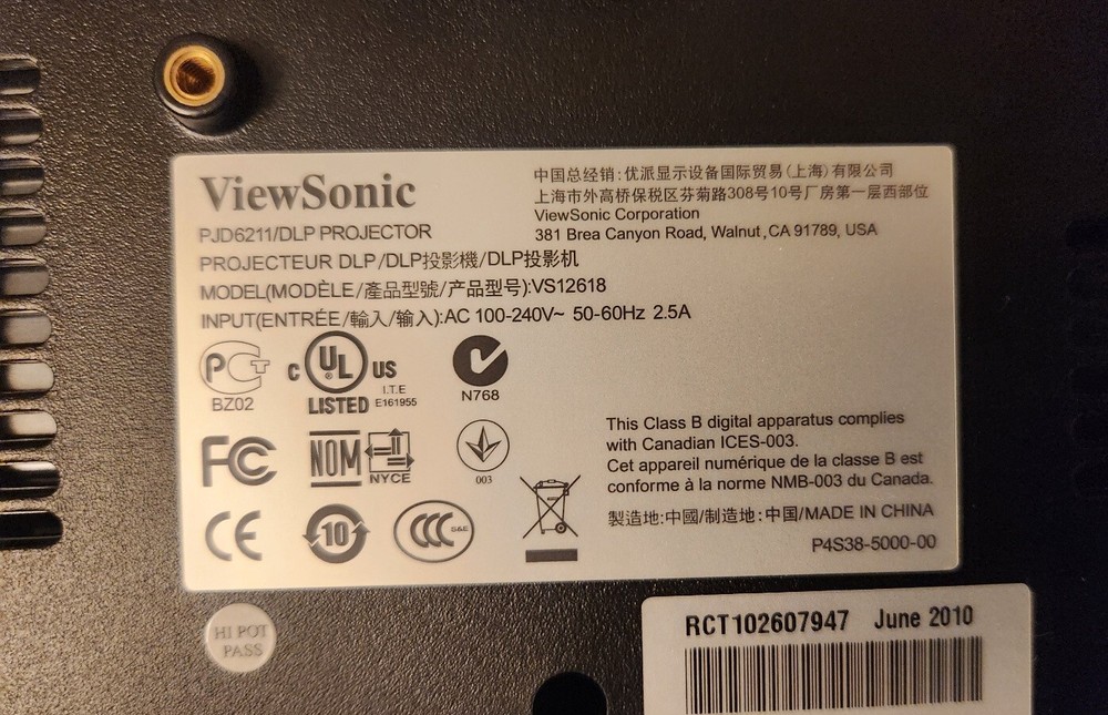 Viewsonic PJD6211 DLP 3D Ready Projector with Case 0 Hours, bundle