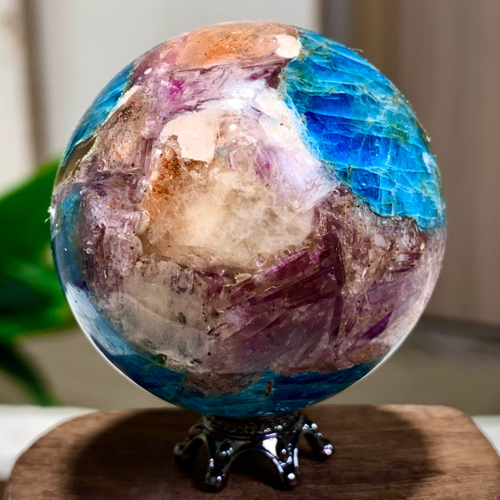 112G Natural Blue Aptite +Sun Stone purple lepidolite Sphere mineral sample