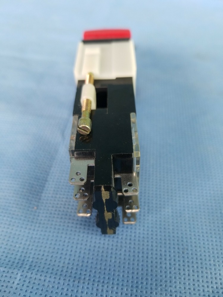 02-199-013 eao Olten Switch with YB1 Key