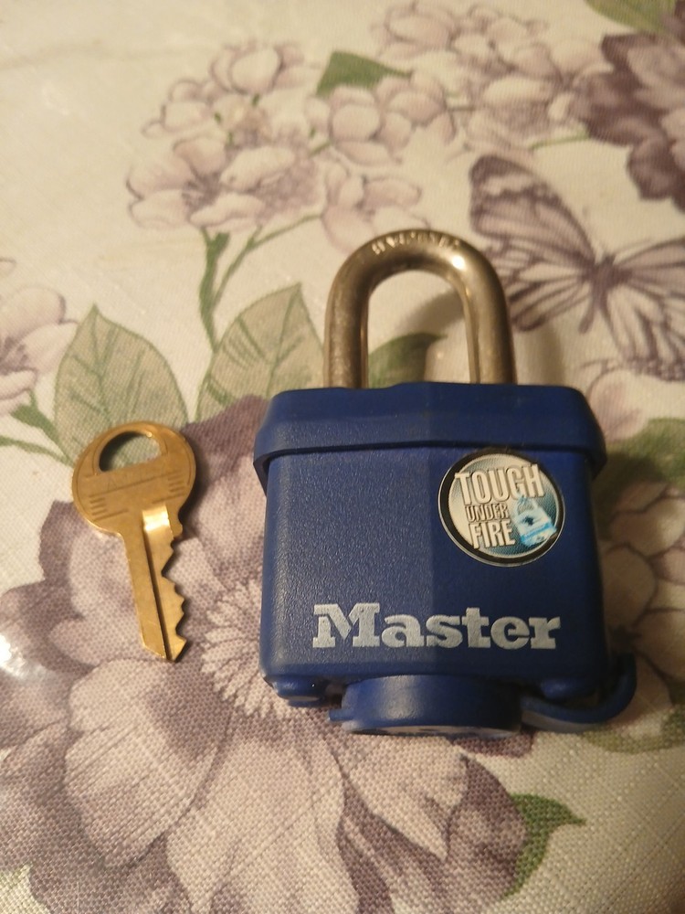 Master Lock Tough Under Fire / Rubber Case