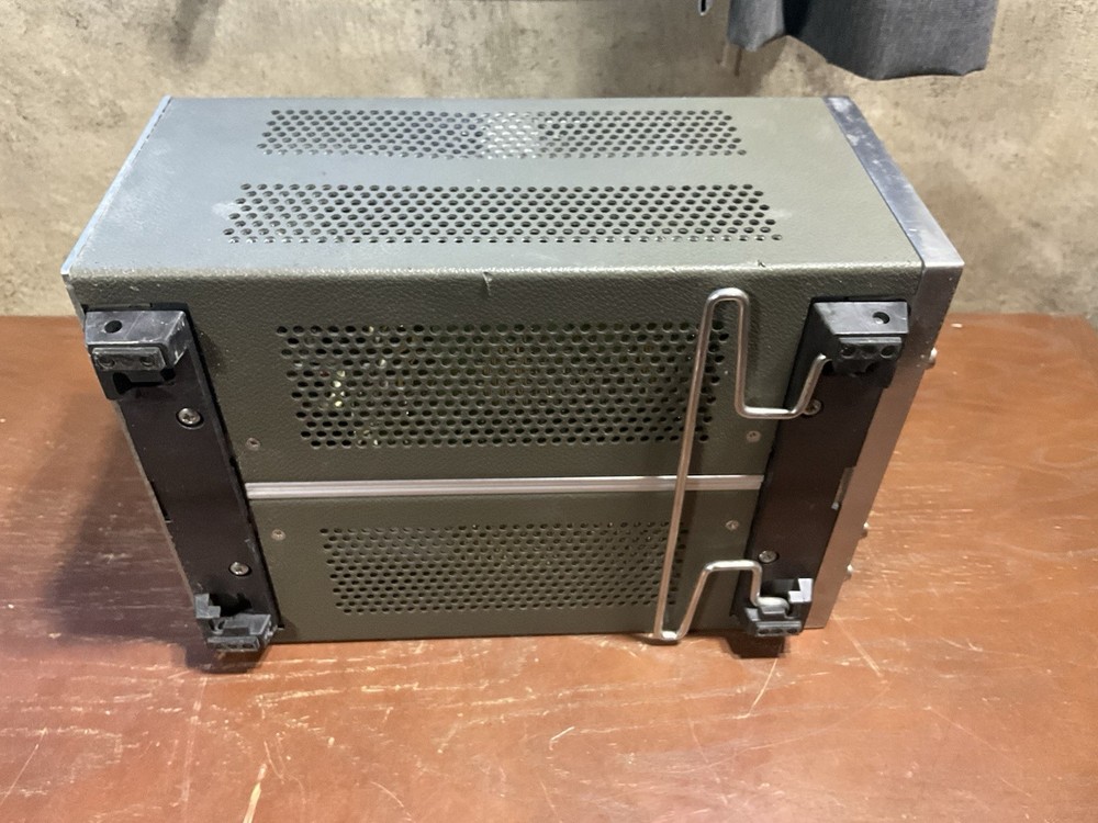 HEWLETT PACKARD 8011A PULSE GENERATOR POWERS ON