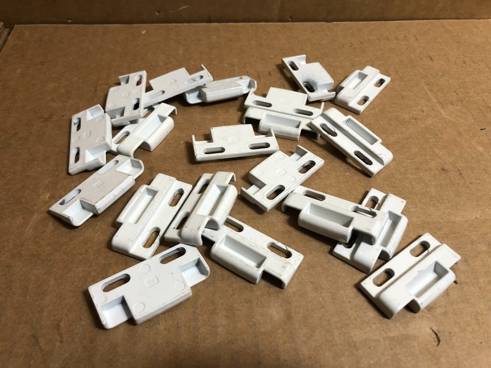 175x C10000FMK Surface Fixed Striker Single Hung Horizontal Slider Window lock