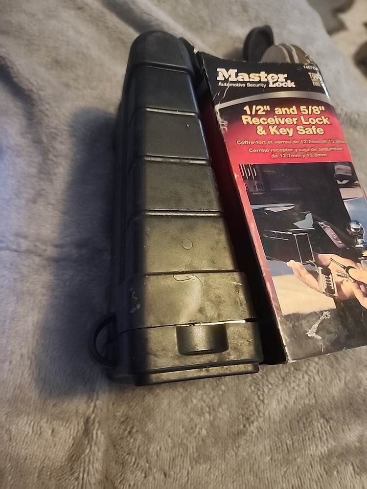 Master Lock 1467DAT RECEIVER LOCK AND KEY SAFE 5/8 Receiver Lock With Safe