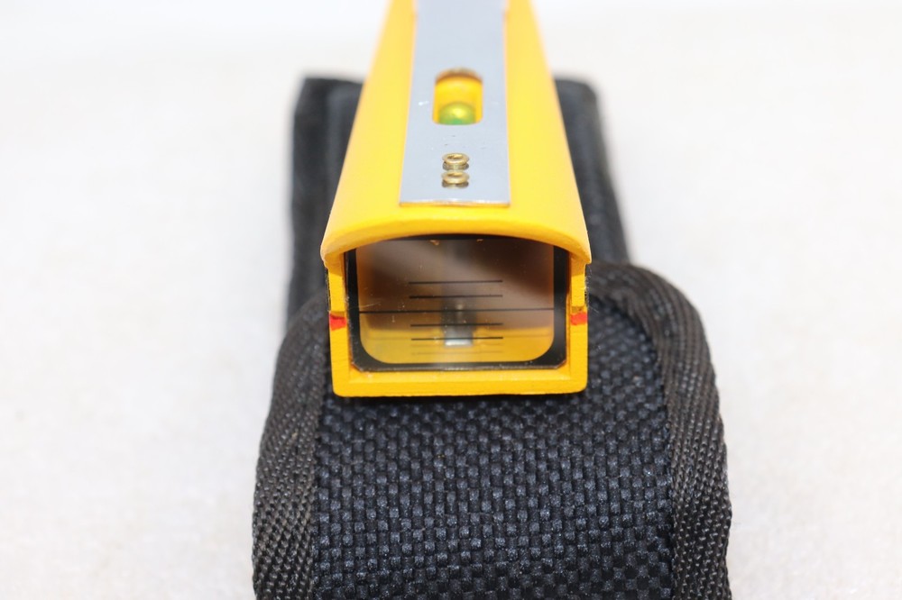 CST/ Berger Sight/Surface Hand Level with Belt Sheath