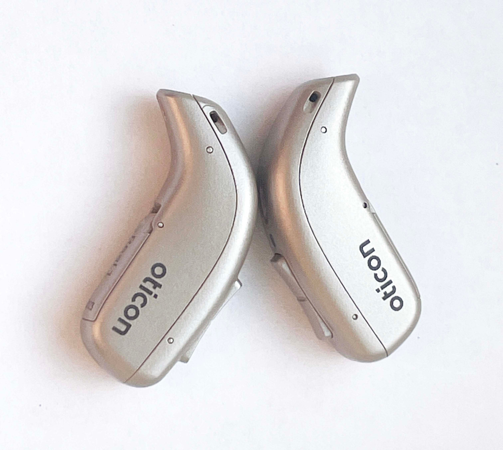 Used, 2x Oticon Real 1 Beige Color + w/Charger + Speakers Size 2/85 db