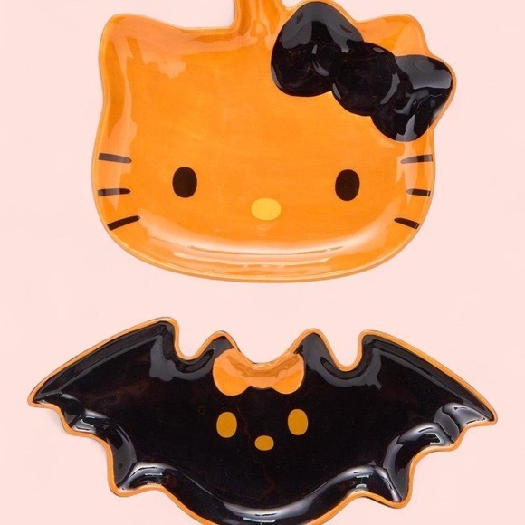 Hello Kitty Halloween bat serving dish set