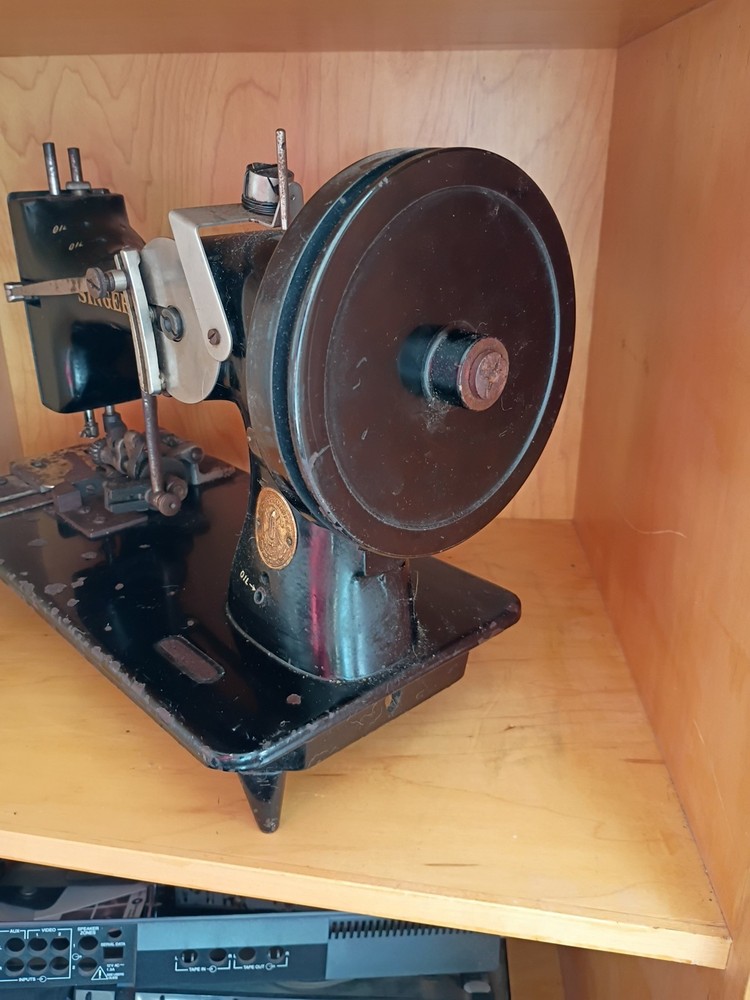 Singer 32-48 Industrial Sewing Machine
