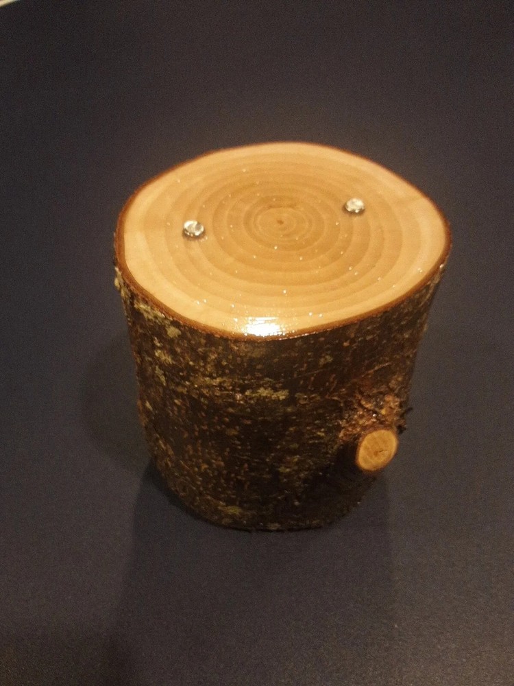 MAGNETIC KNIFE DISPLAY STAND, SOLID PEAR WOOD