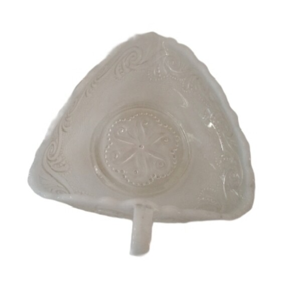 Lemon wedge glass plate