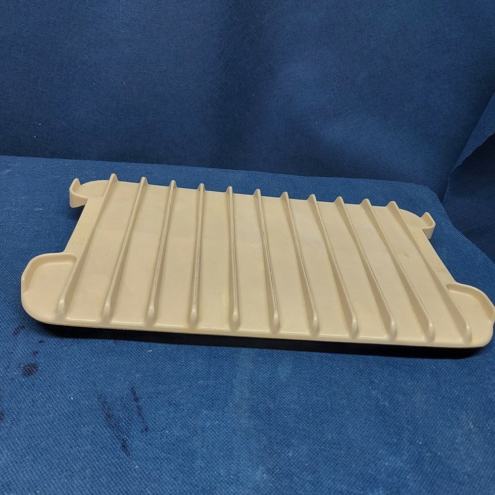Vintage Microwave Polymer Bacon Tray- Tan