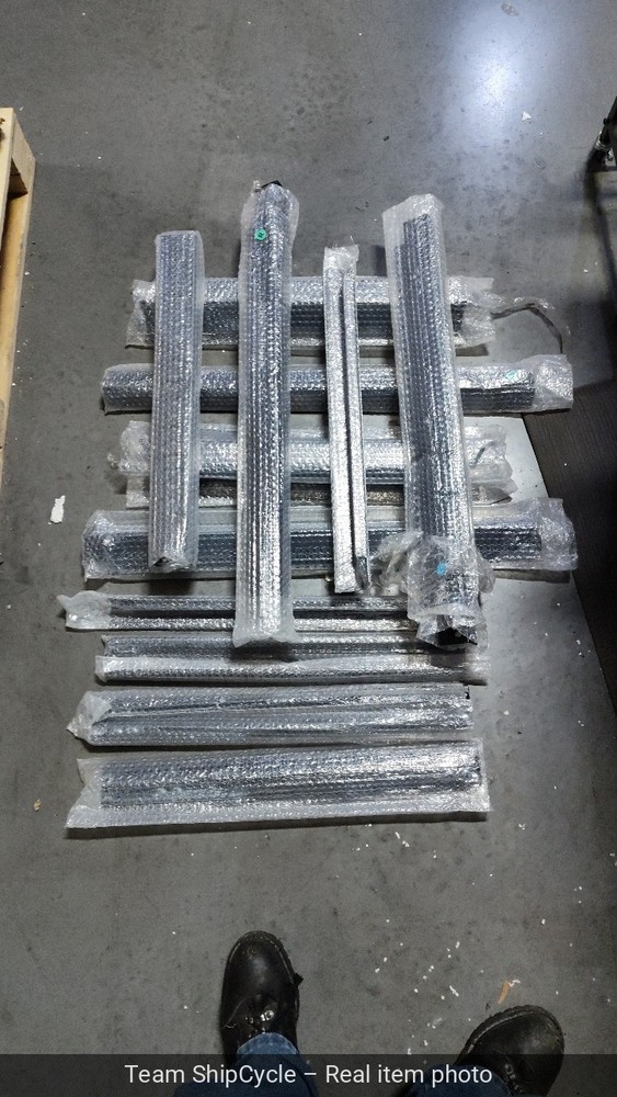DEFECTIVE StarTech 4Post 15U Mobile Open Frame Server Rack 19 in Network G3D