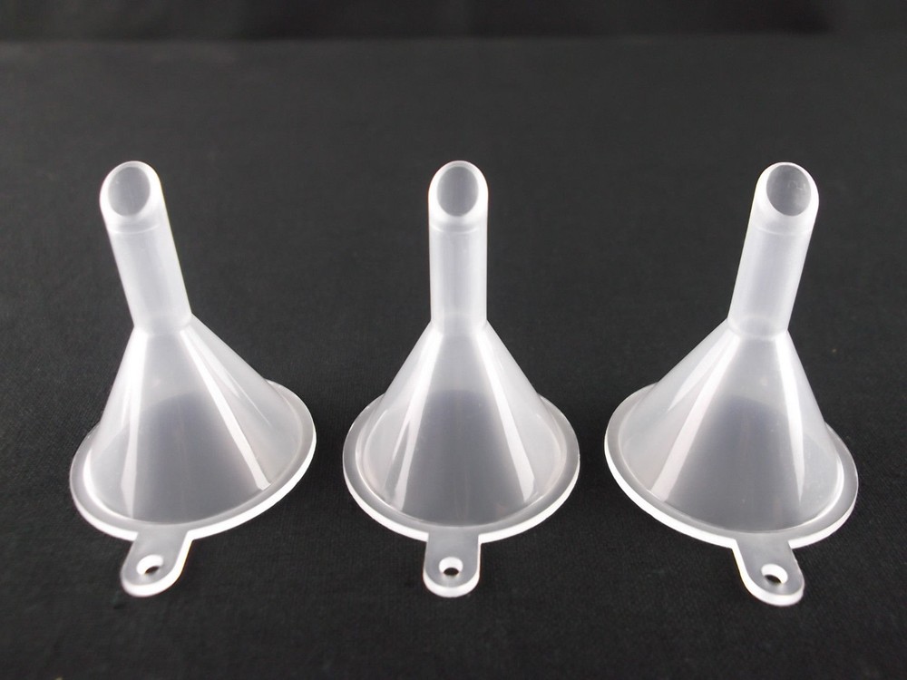 US 10~30pcs Small Plastic Perfume Diffuser Bottle Mini Liquid Oil Funnels Lab