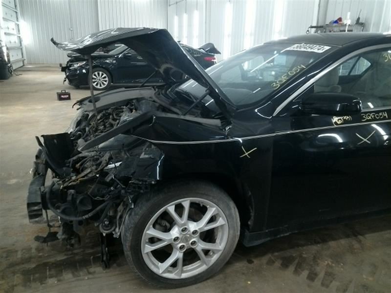 MAXIMA 2013 High Mounted Stop Light 104650029