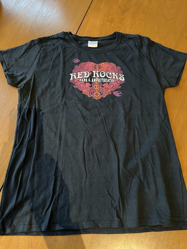 Women Authentic Red Rocks Amphitheatre New, No Tags T-Shirt Sz Large. Free Ship