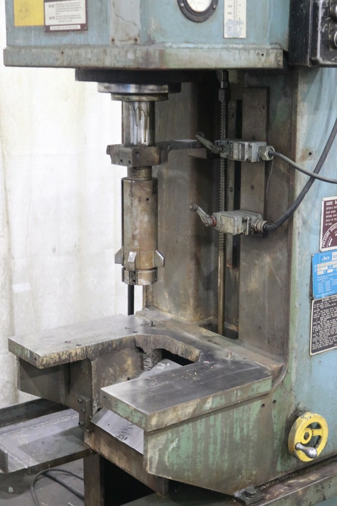 10 TON DENISON HYDRAULIC C FRAME PRESS: YODER #69803