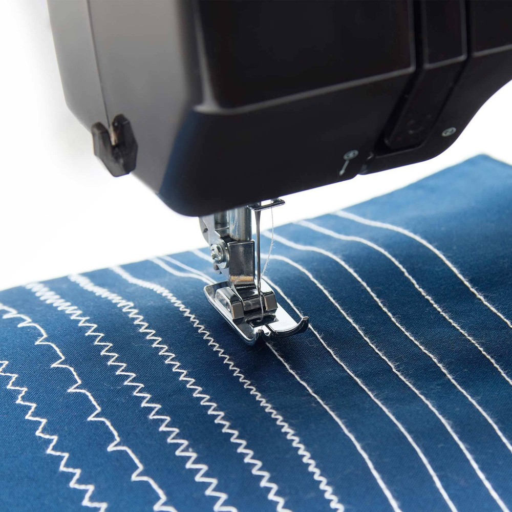 SINGER® M1000 Black Mending Machine