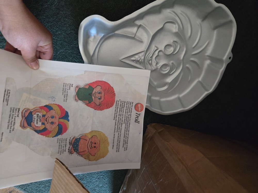 wilton vintage character cake pans