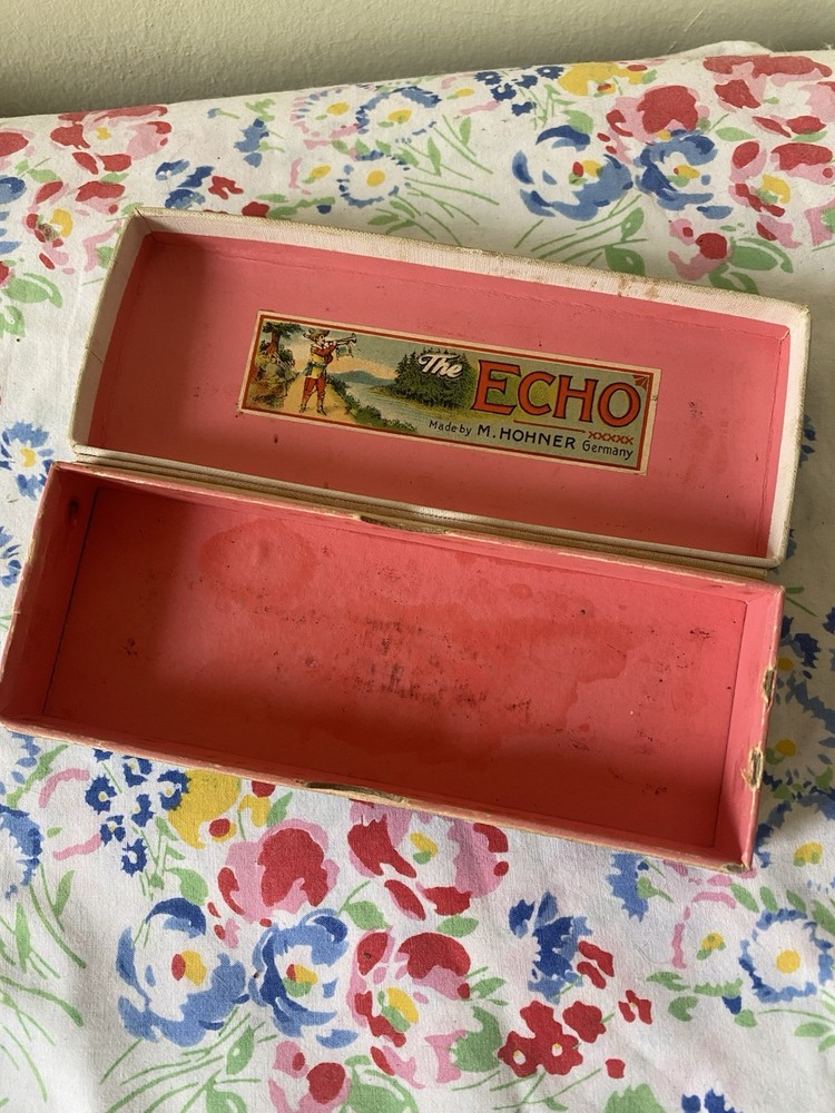 M. Hohner “The Echo” Harmonica Notes C & G with Original Box
