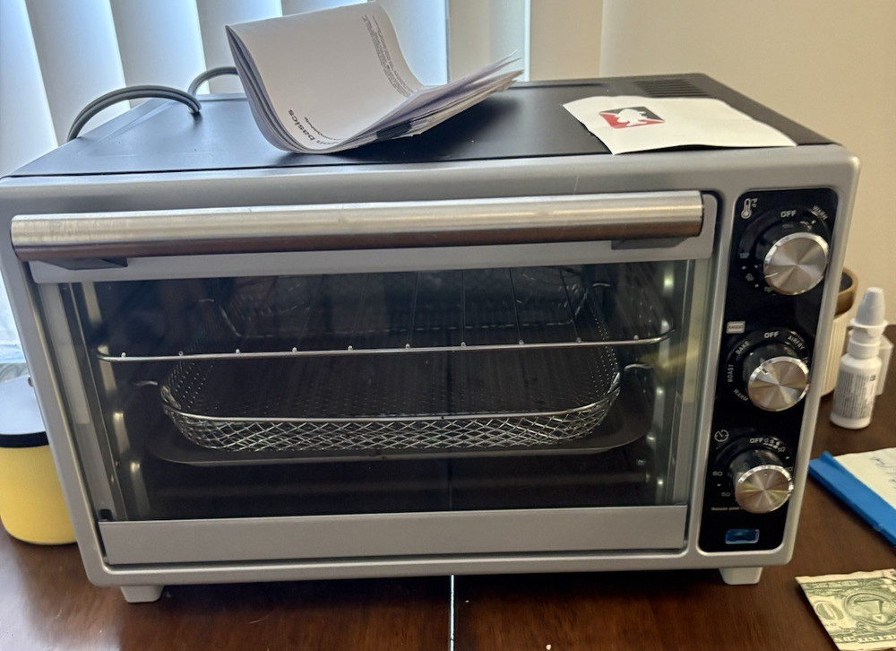 Amazon Basics Toaster Oven