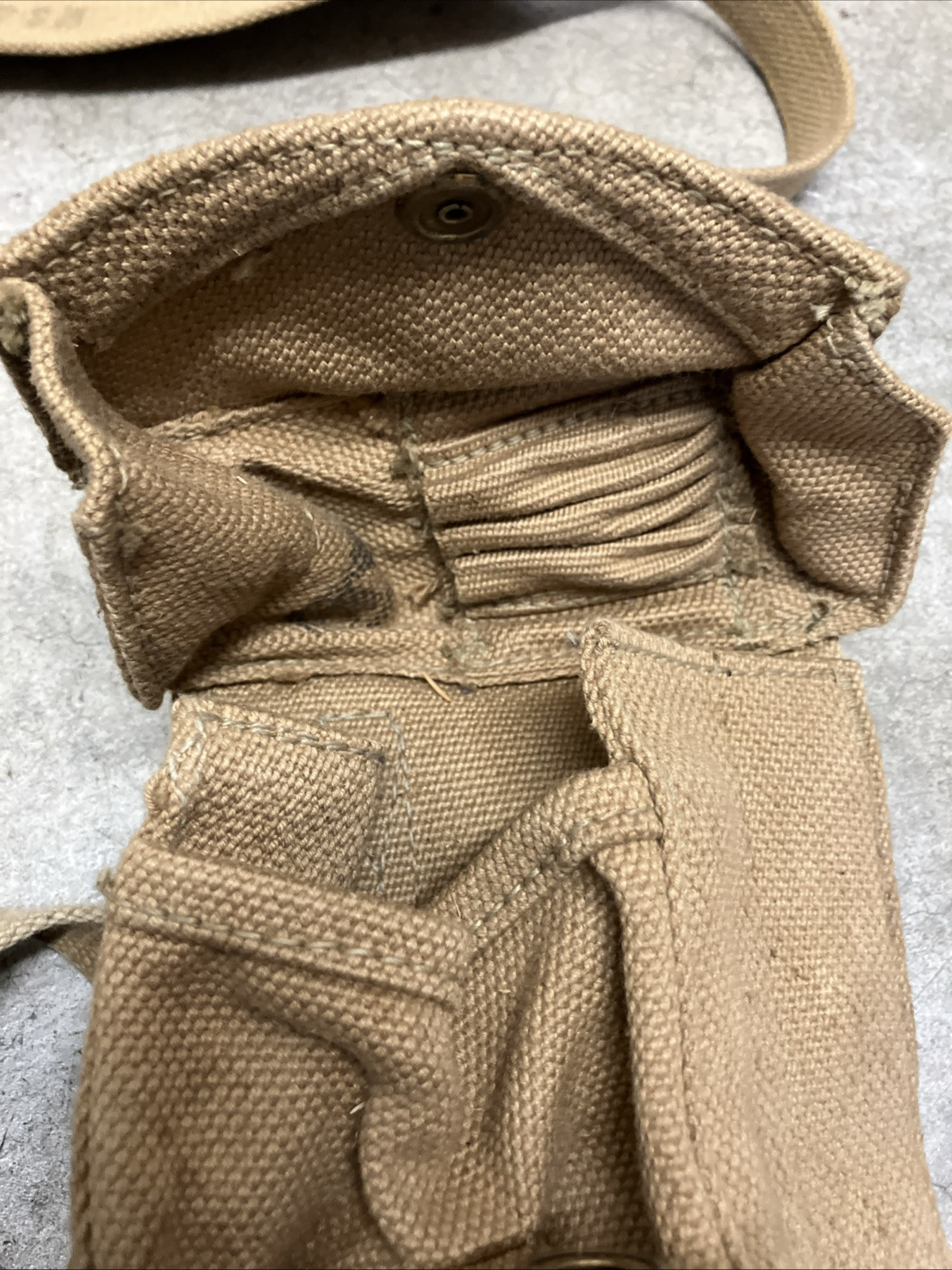 BRITISH MILITARY MAGAZINE POUCHES WITH STRAP