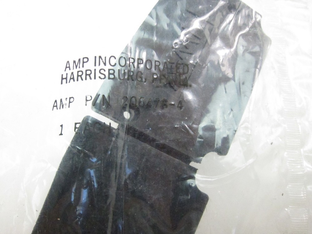 New AMP 206478-4 Backshell Connector