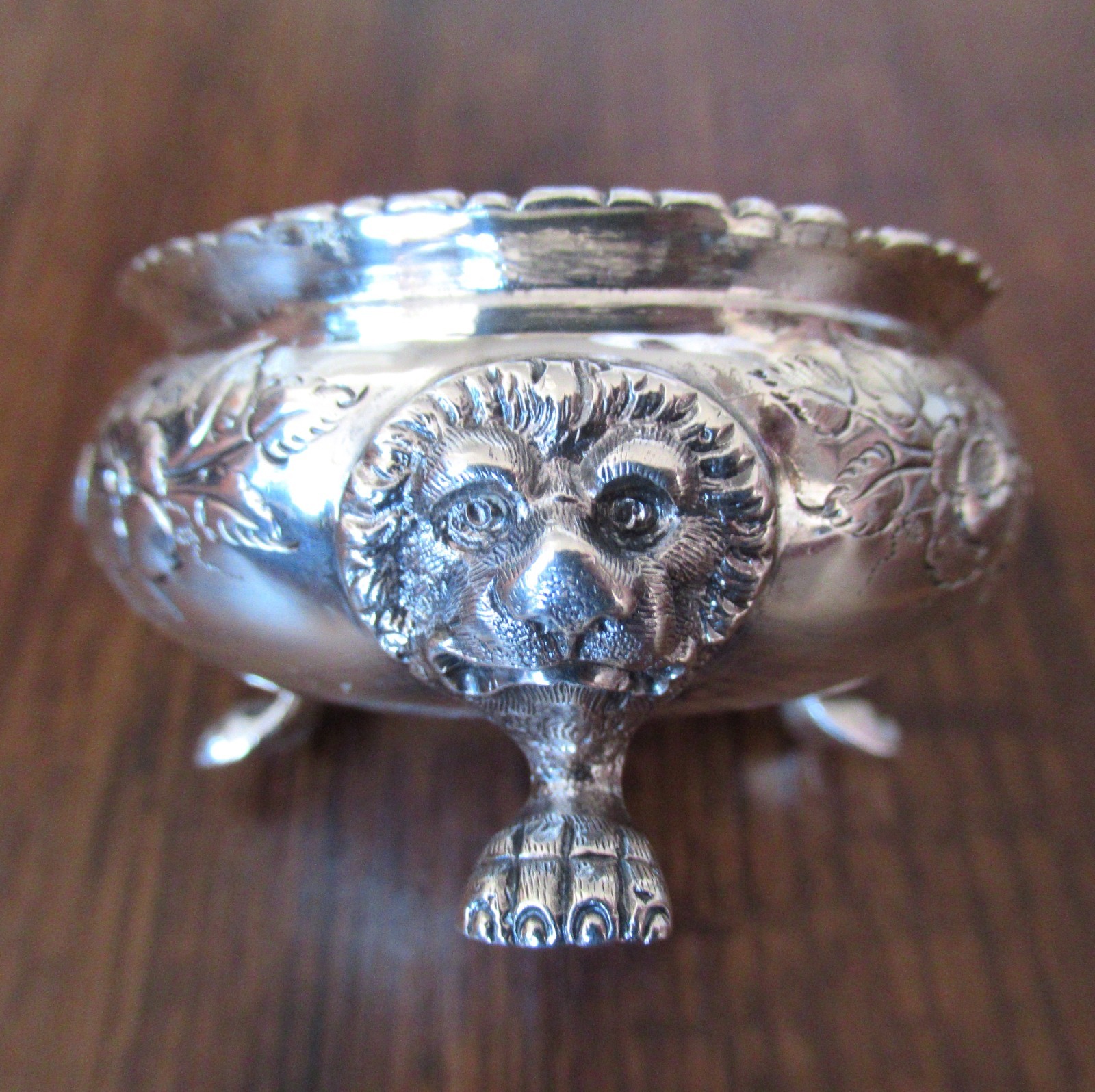 Antique Mappin & Webb Sterling Silver Salt Cellar 3 Footed Lions Head Floral 925