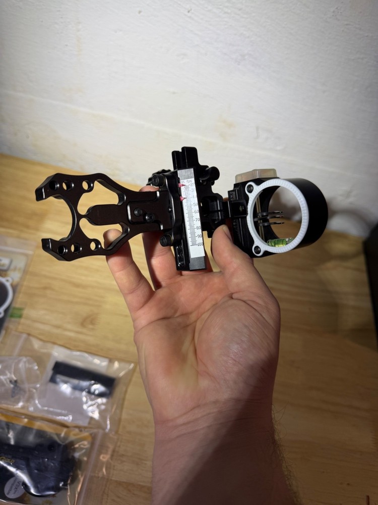 Blackgold Lefthand bow sight