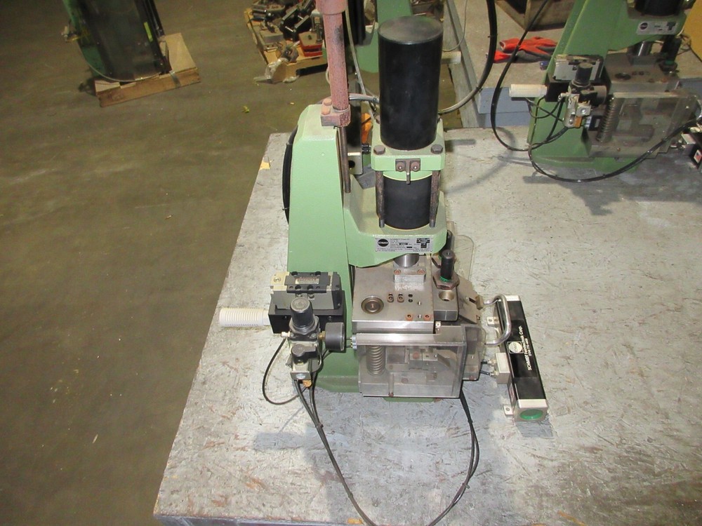 SCHMIDT PNEUMATIC PRESS 2" STROKE TYPE 22 / 22-005 650LB CAPACITY #A