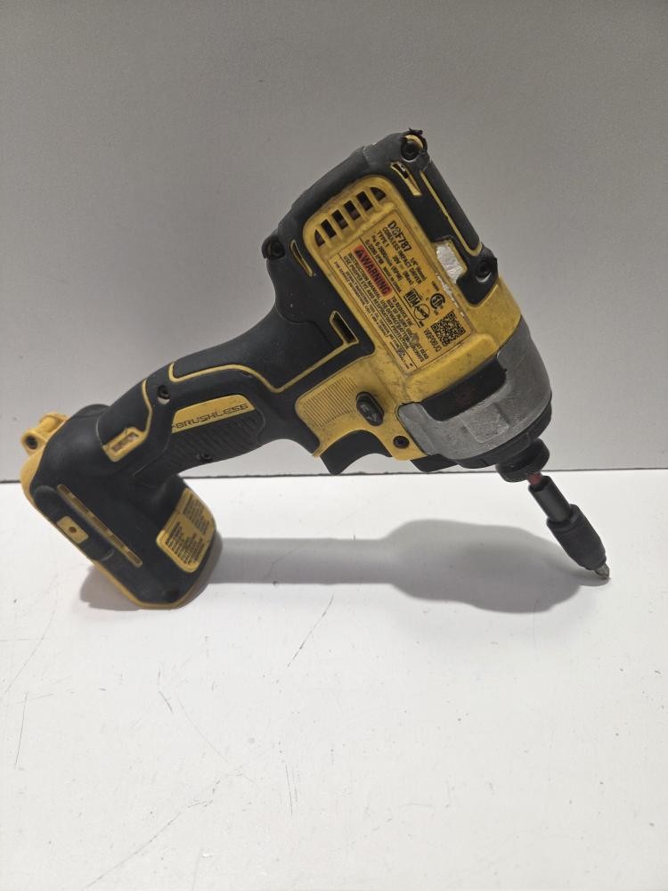 DEWALT DCF787 TOOL ONLY ***AS IS DOESN'T WORK*** (P22017764)