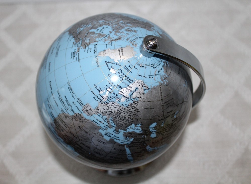 Pastel Blue Desktop World Globe-Impressive!