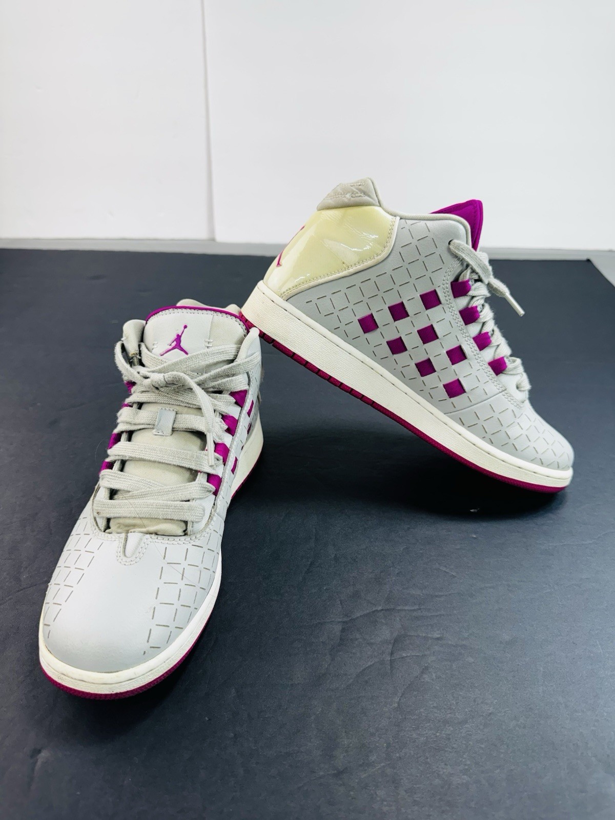 Nike Air Jordan Illusion 705535-009 Gray Basketball Shoes Sneakers Girls Size 6Y