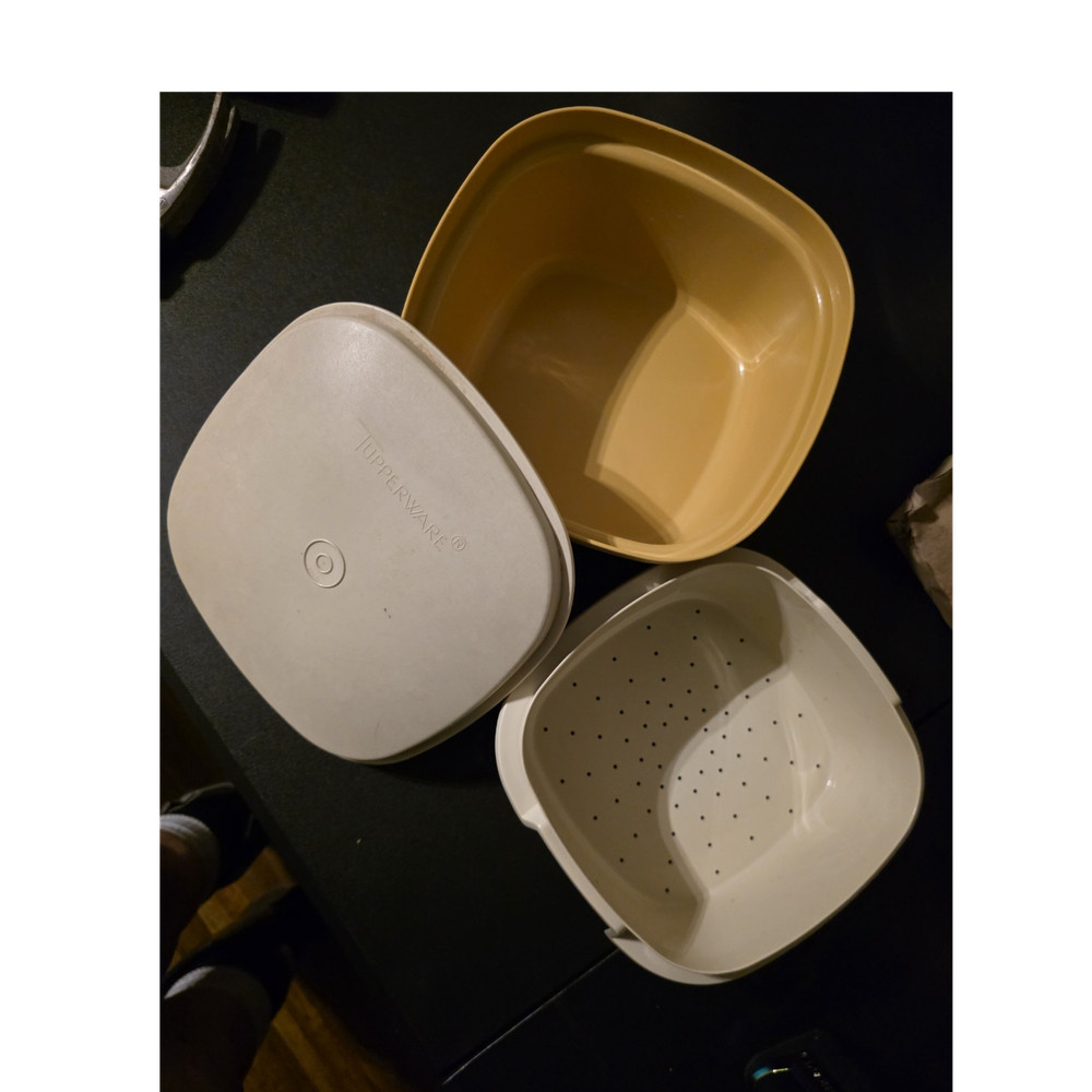 Tupperware 3-Piece Square Plastic Storage Container Set Beige Yellow Insert