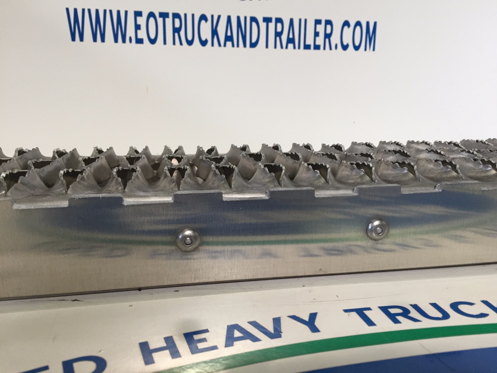 Peterbilt 579 Battery Box Upper Replacement Step - Heavy Duty 384 386 387