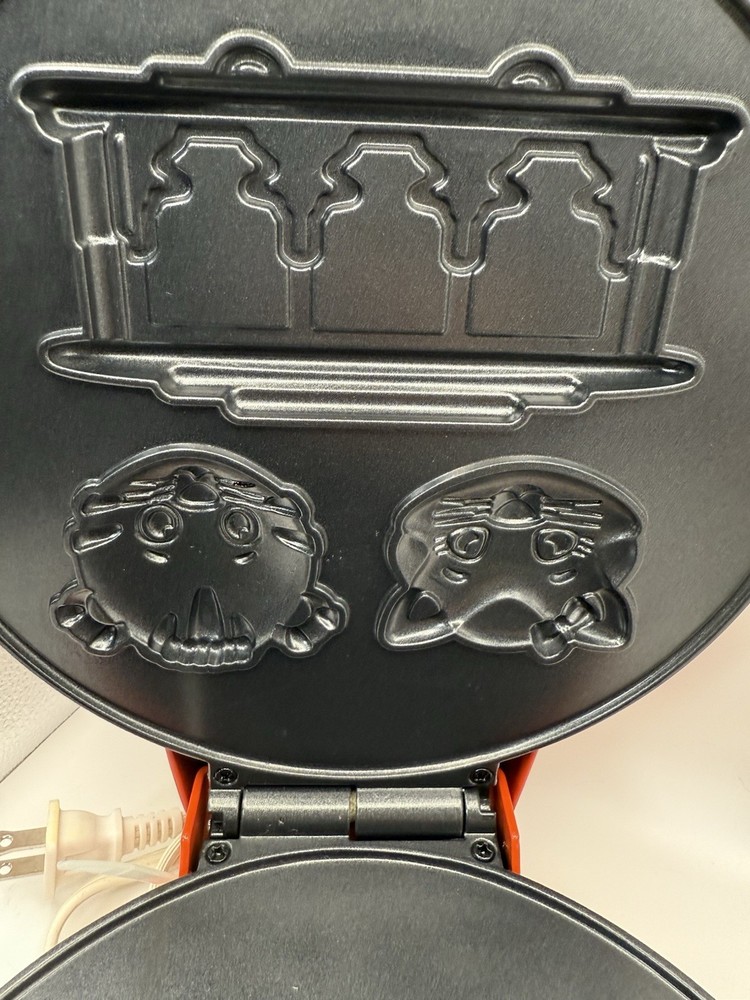 Daniel Tiger Waffle Maker Iron- Electric Nonstick Nwob