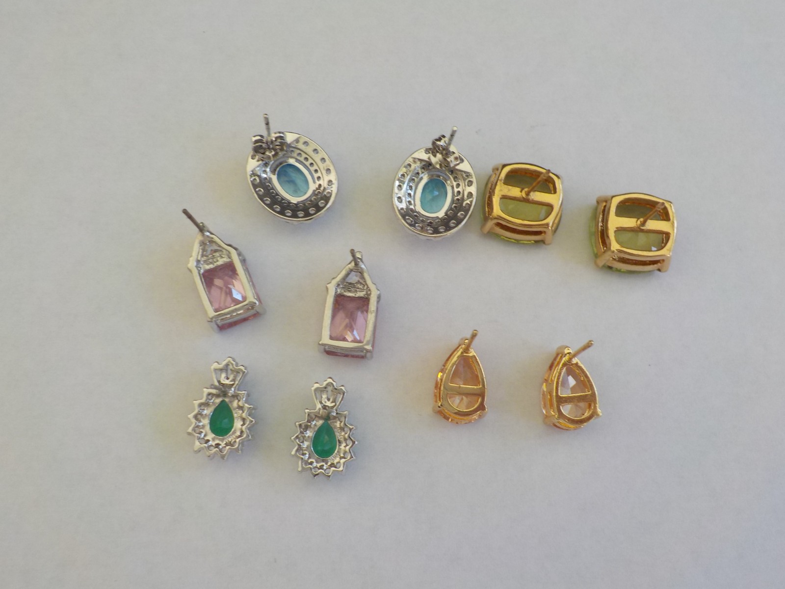 Earrings Pierced Post 5 Pair Glass Plastic Blue Green Pink Peach Sparkle Prong