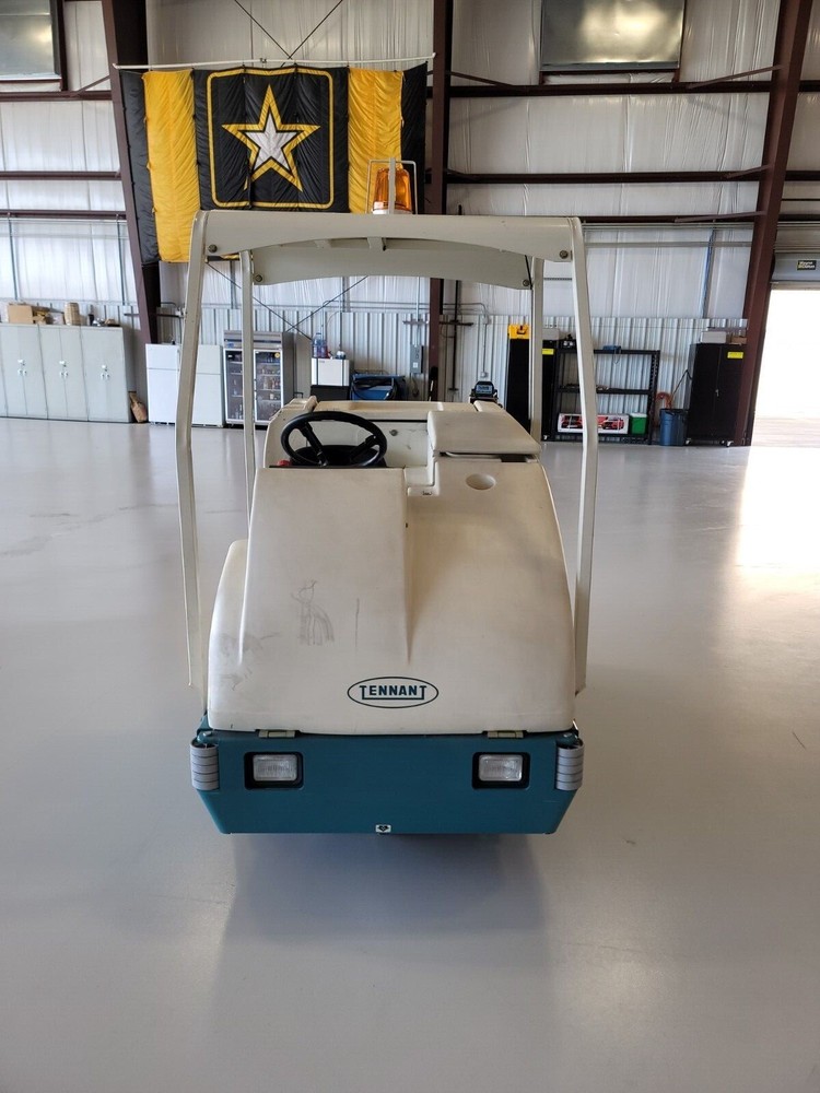 Tenant 7300 floor machine
