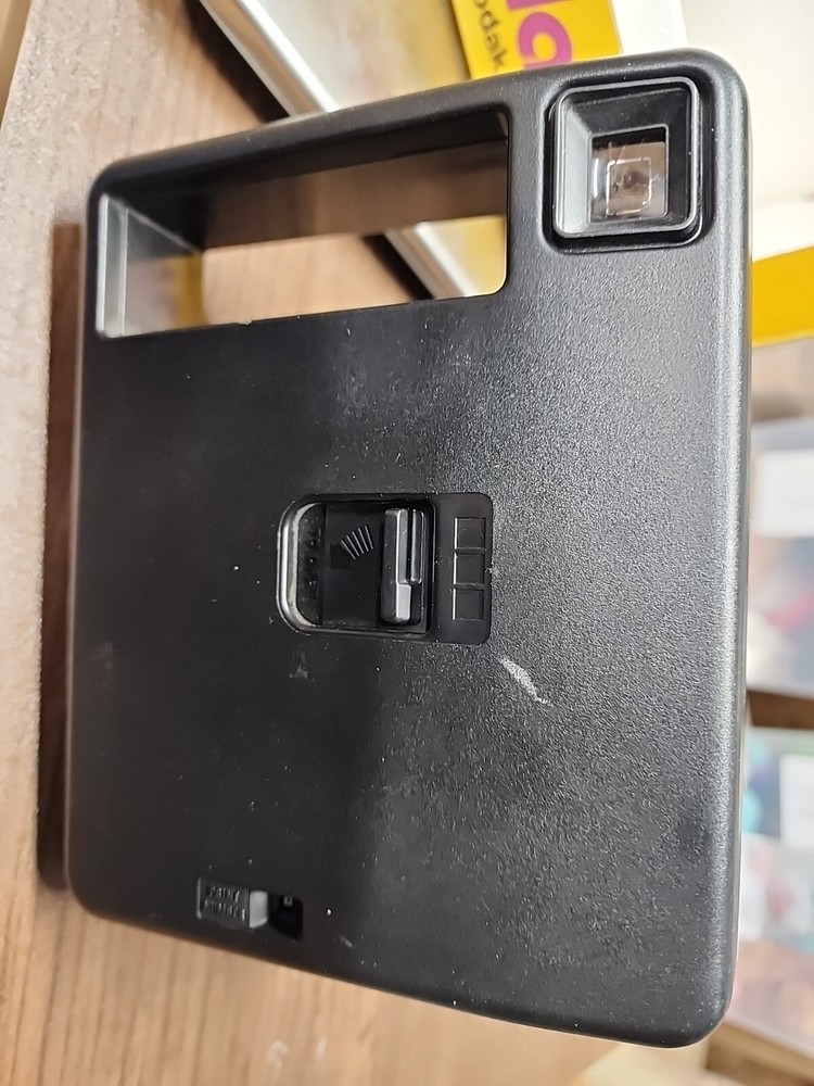 Vintage Kodak " The Handle " Instant Camera NEEDS BATTERY Package DAMAGE