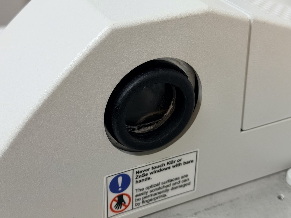 Thermo Scientific Nicolet Summit PRO FTIR Spectrometer