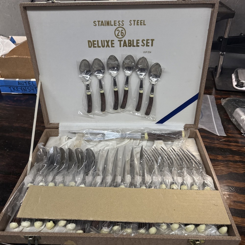 25 Piece Deluxe Table set Japan