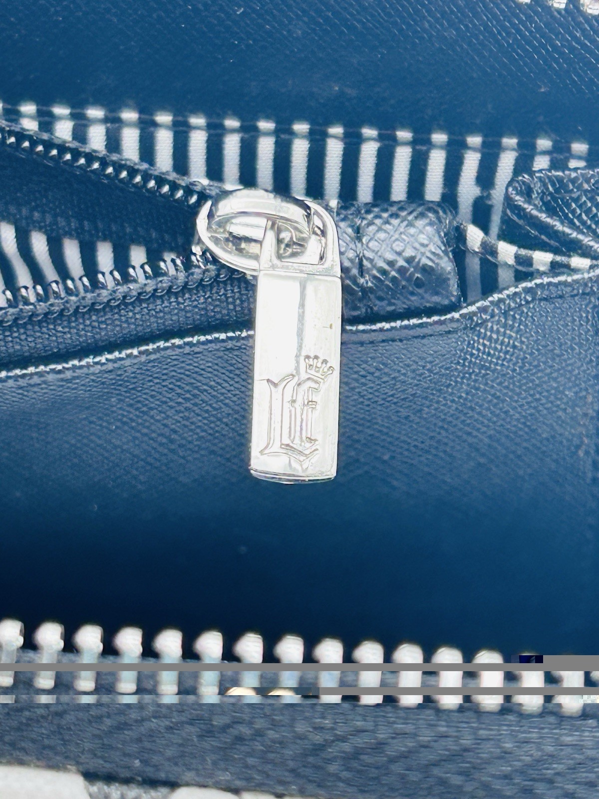 Disney Parks Loungefly Womens Wallet Mickey Mouse All Over Print Zip Around