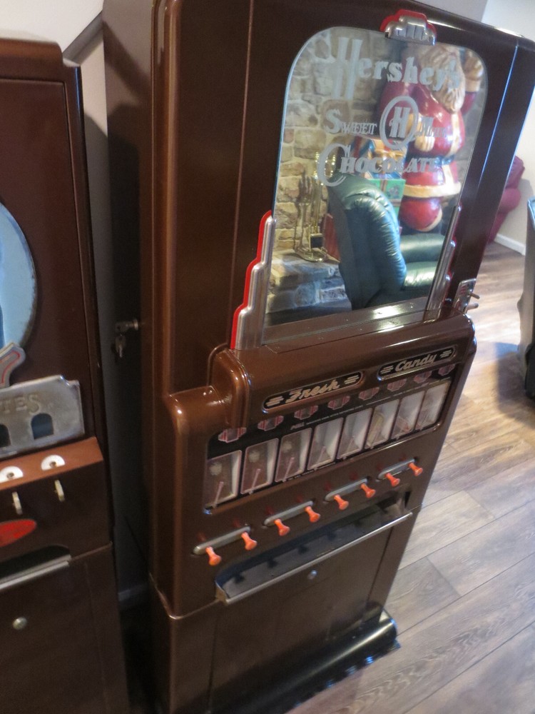1940s/50s Hershey's Chocoloate Vending Machine (Restored)