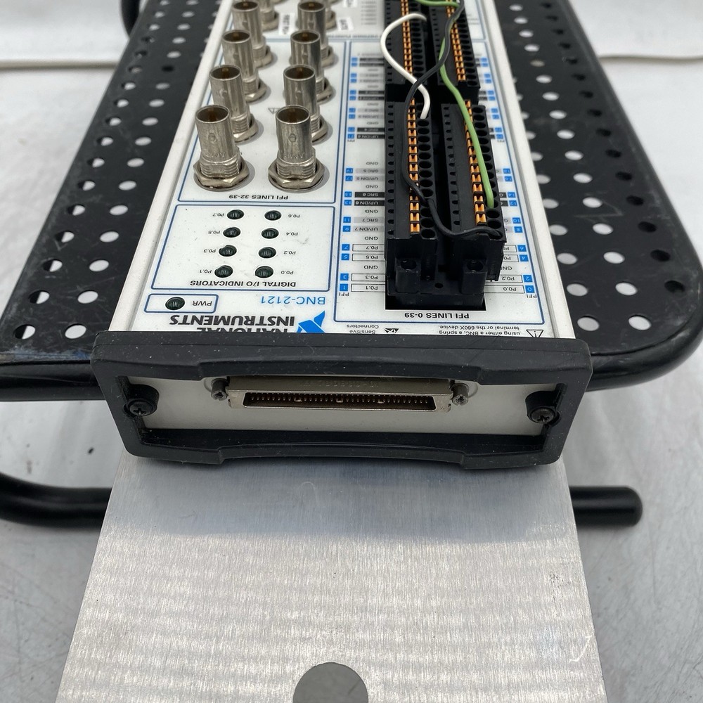National Instruments BNC-2121 660x Counter/Timer Connector Block