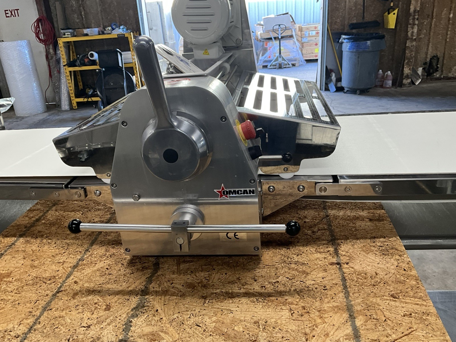 Omcan USA 42154 Countertop Reversible Dough Sheeter 20-1/2" Rollers BE-CN-2083